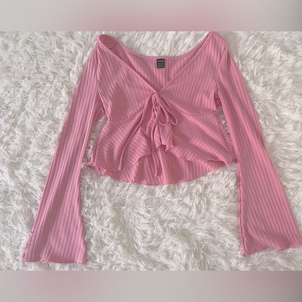 Flared pink crop top 🌸